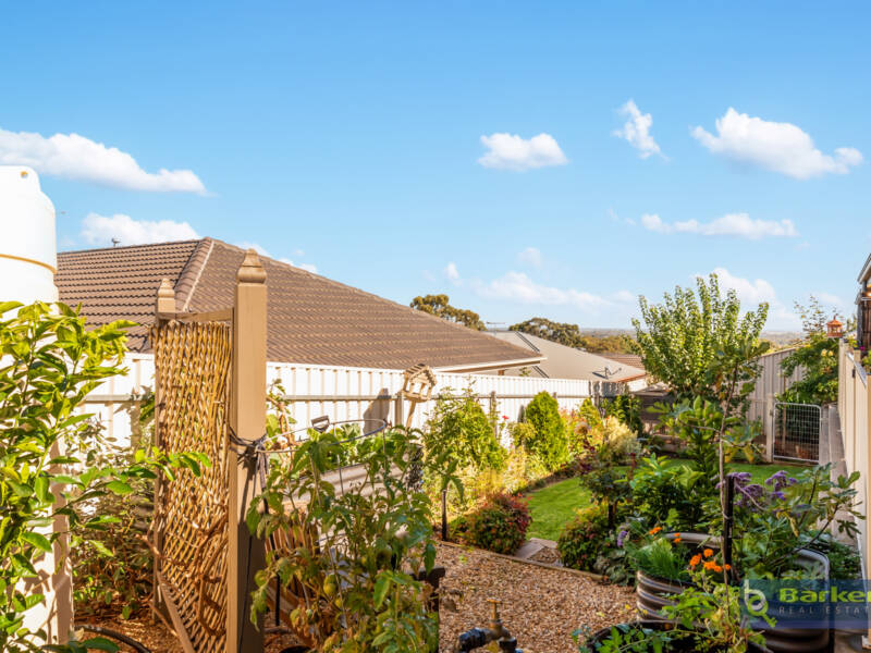 33 Thompson Circuit, EVANSTON PARK, SA 5116 AUS