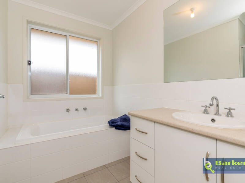 32 Scarlet Avenue, MUNNO PARA, SA 5115