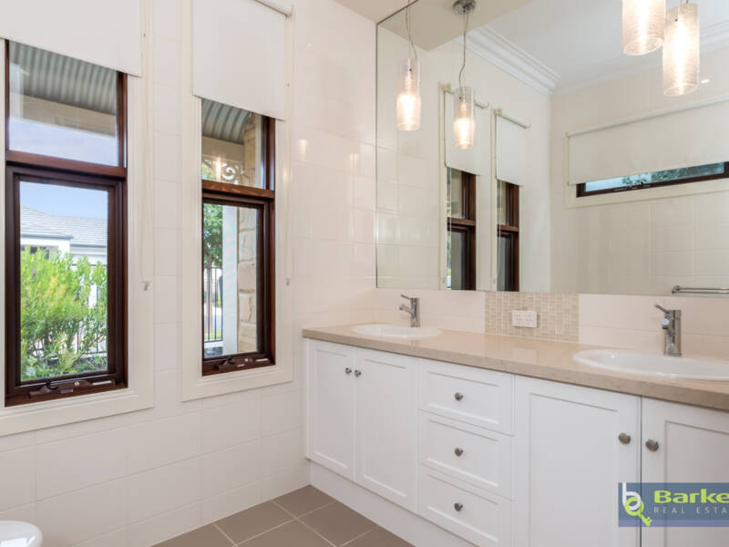 21 Campbell Circuit, GAWLER EAST, SA 5118 AUS