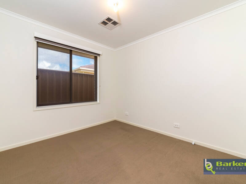 32 Scarlet Avenue, MUNNO PARA, SA 5115