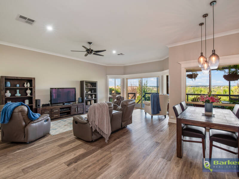 16 Falcon Drive, HEWETT, SA 5118 AUS