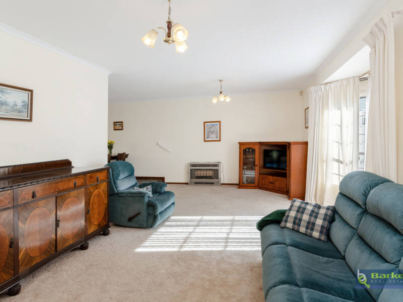17 Bassett Crescent, GAWLER EAST, SA 5118 AUS