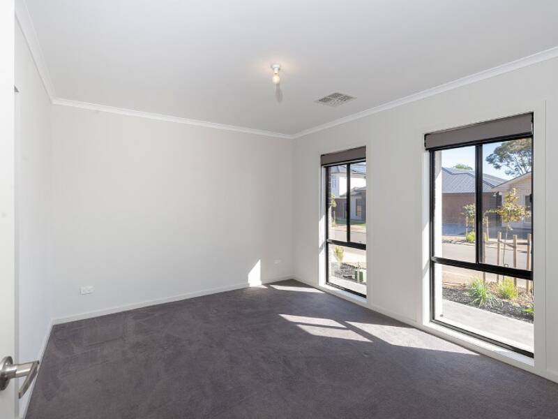 14 Pedlar Close, BLAKEVIEW, SA 5114 AUS