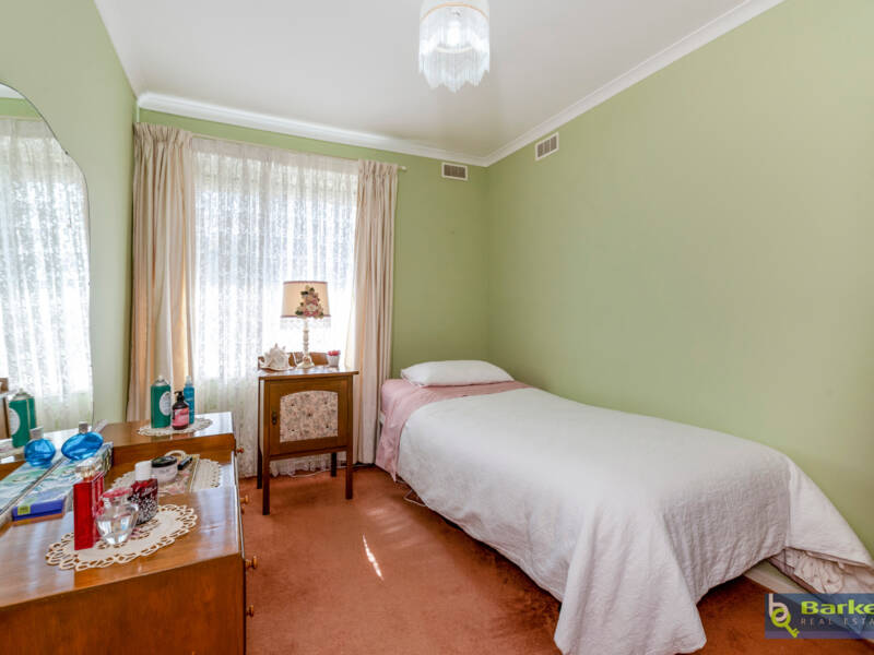 42 Woodlands Road, ELIZABETH DOWNS, SA 5113 AUS