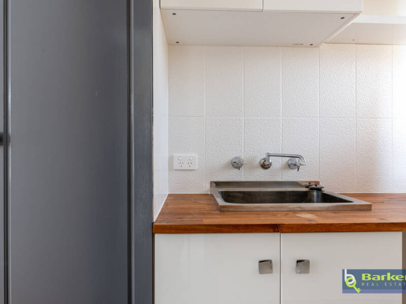 16 Baker Road, HAMLEY BRIDGE, SA 5401 AUS