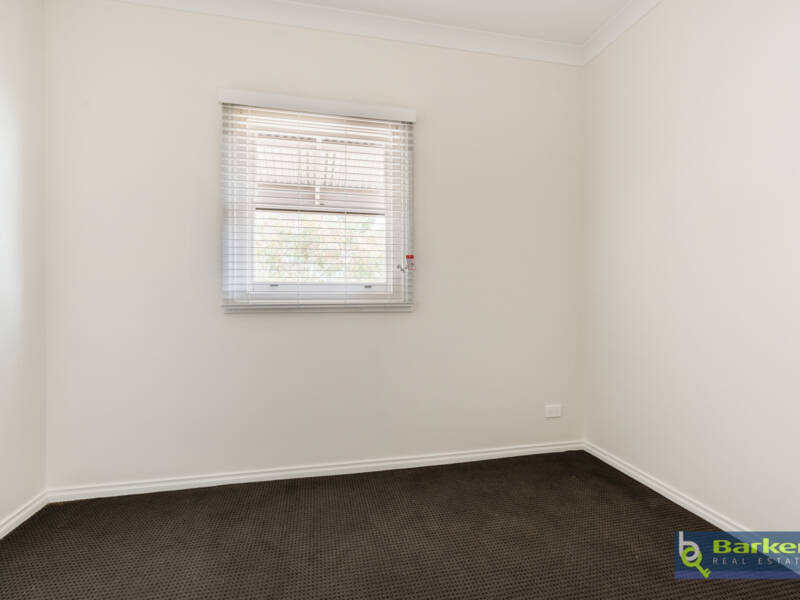 16 Baker Road, HAMLEY BRIDGE, SA 5401 AUS
