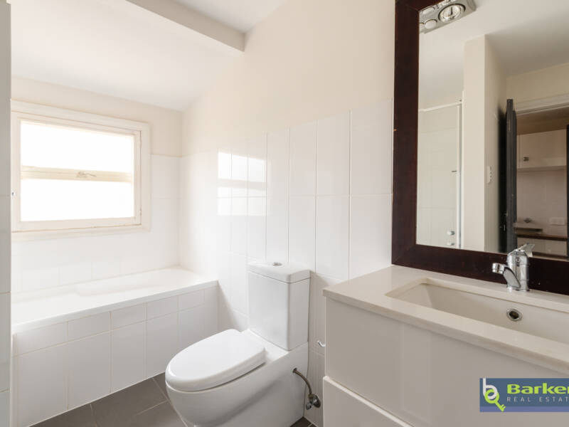 16 Baker Road, HAMLEY BRIDGE, SA 5401 AUS