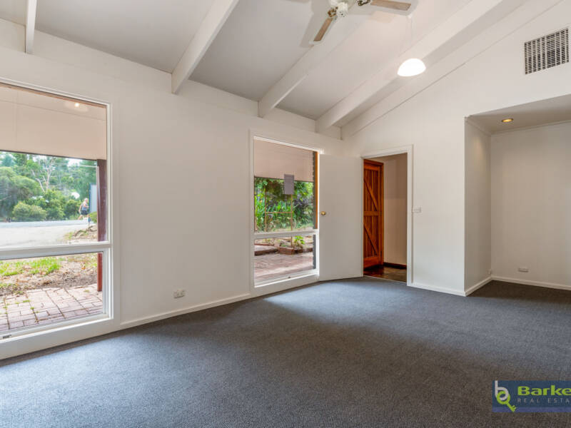 61 Yettie Road, WILLIAMSTOWN, SA 5351 AUS