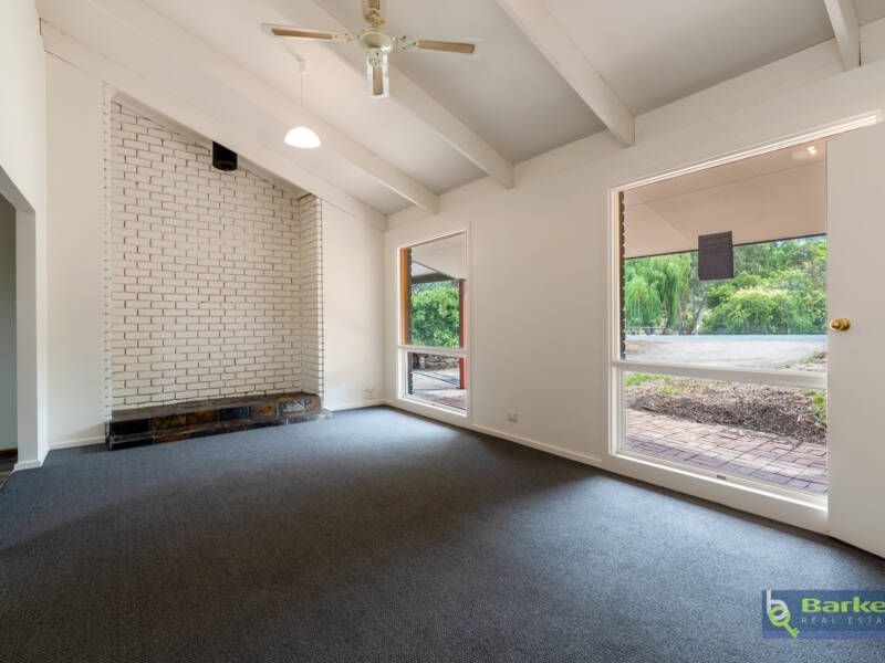 61 Yettie Road, WILLIAMSTOWN, SA 5351 AUS