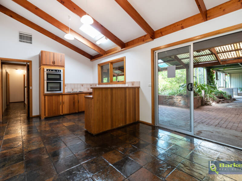 61 Yettie Road, WILLIAMSTOWN, SA 5351 AUS