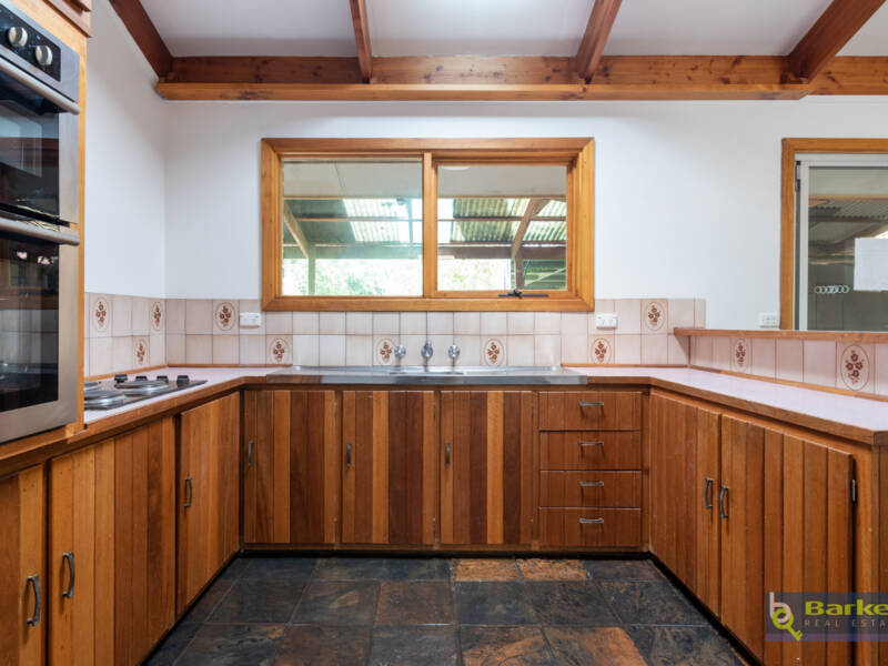 61 Yettie Road, WILLIAMSTOWN, SA 5351 AUS