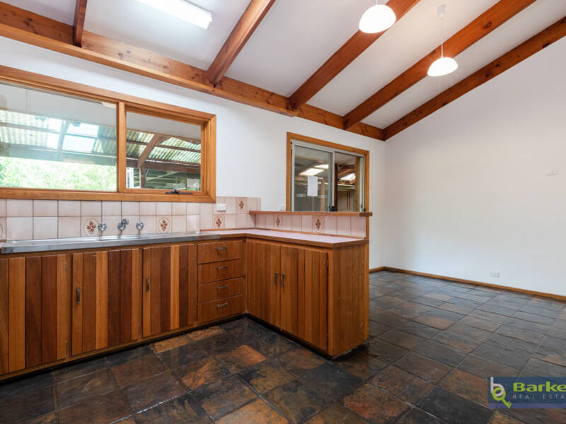 61 Yettie Road, WILLIAMSTOWN, SA 5351 AUS