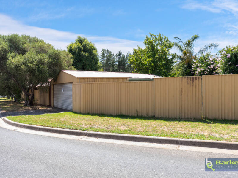 61 Yettie Road, WILLIAMSTOWN, SA 5351 AUS