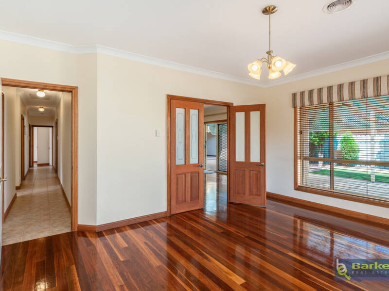 4 Mckinlay Square, HEWETT, SA 5118 AUS