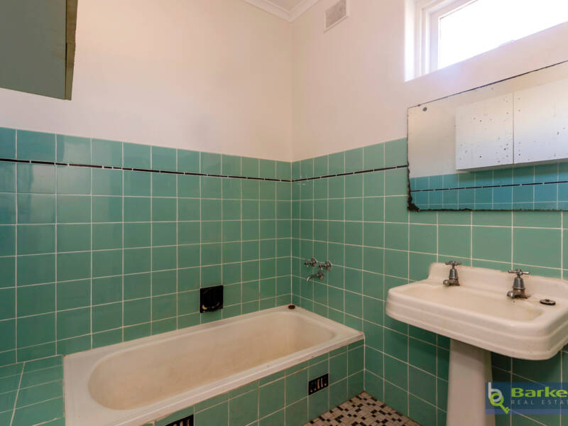 2 Stockport Road, HAMLEY BRIDGE, SA 5401 AUS