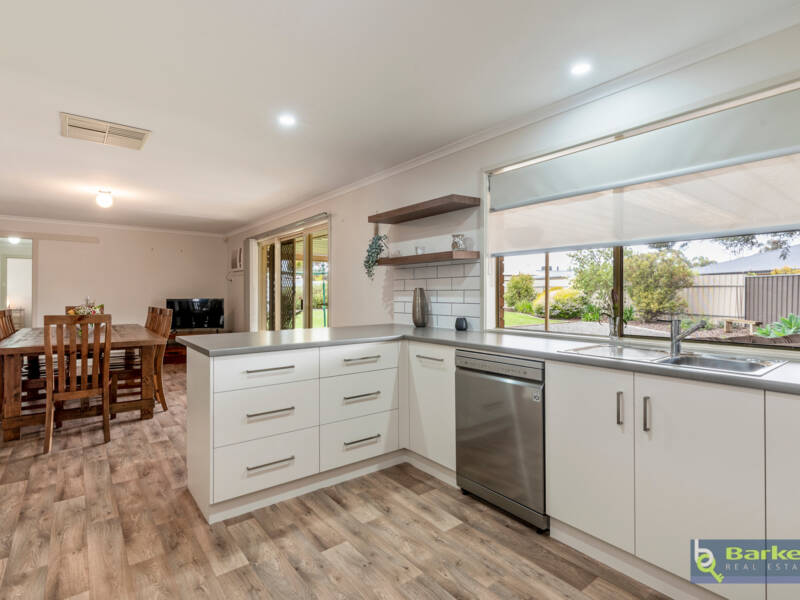 92 Fiddlewood Drive, FREELING, SA 5372 AUS