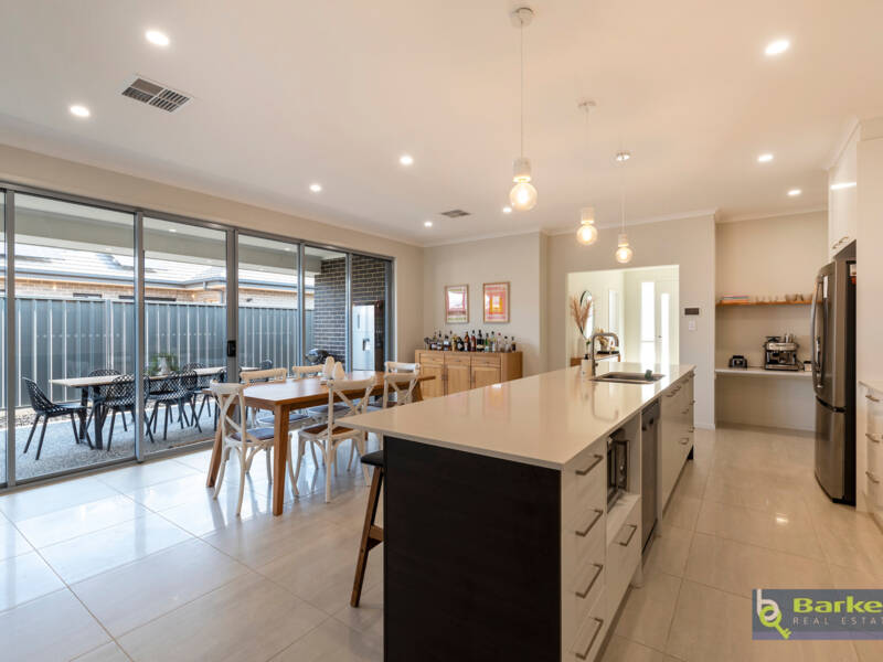 15 Alex Street, ANGLE VALE, SA 5117 AUS