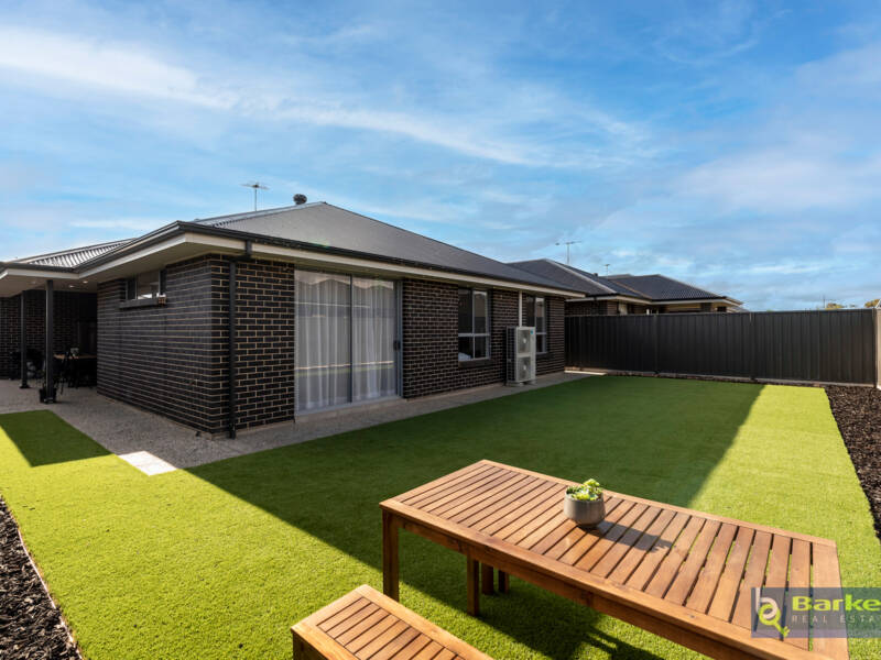 15 Alex Street, ANGLE VALE, SA 5117 AUS