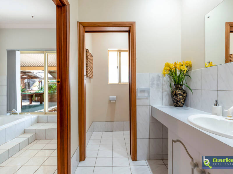 875 Sturt Highway, SHEA-OAK LOG, SA 5371 AUS