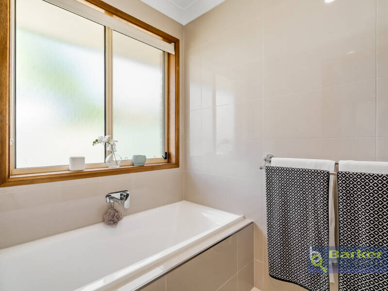 18 Kingfisher Drive, HEWETT, SA 5118 AUS