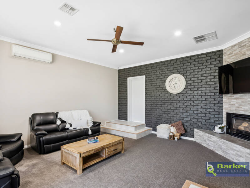 18 Bassett Crescent, GAWLER EAST, SA 5118 AUS