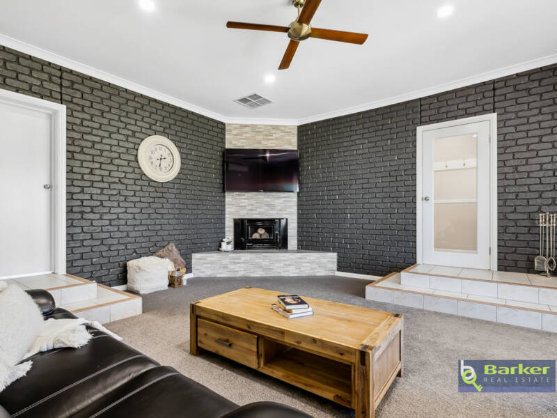 18 Bassett Crescent, GAWLER EAST, SA 5118 AUS