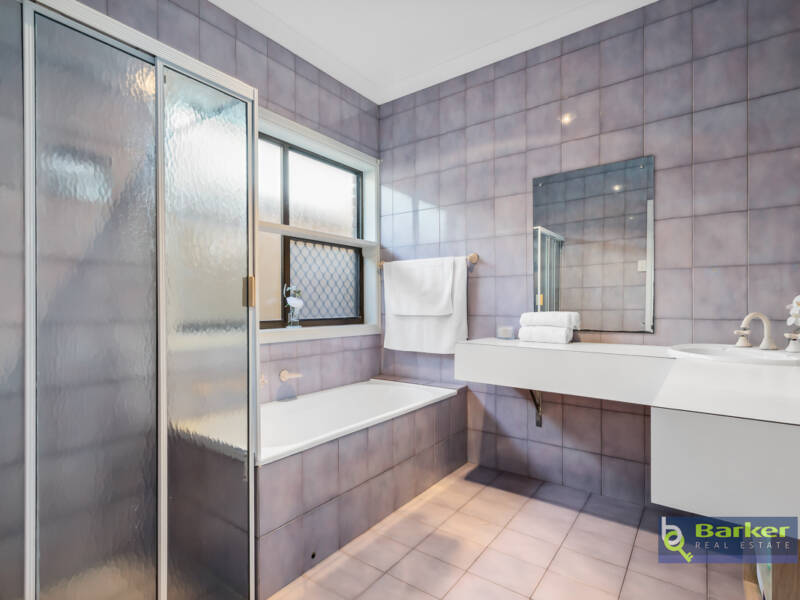 18 Bassett Crescent, GAWLER EAST, SA 5118 AUS