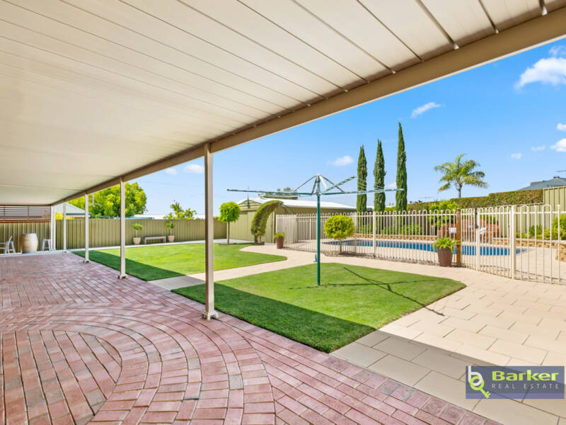 18 Bassett Crescent, GAWLER EAST, SA 5118 AUS
