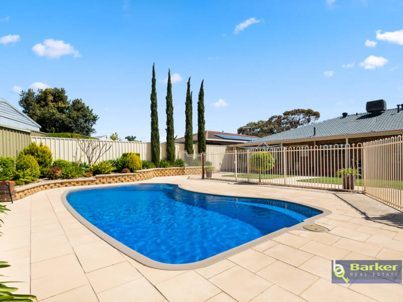 18 Bassett Crescent, GAWLER EAST, SA 5118 AUS