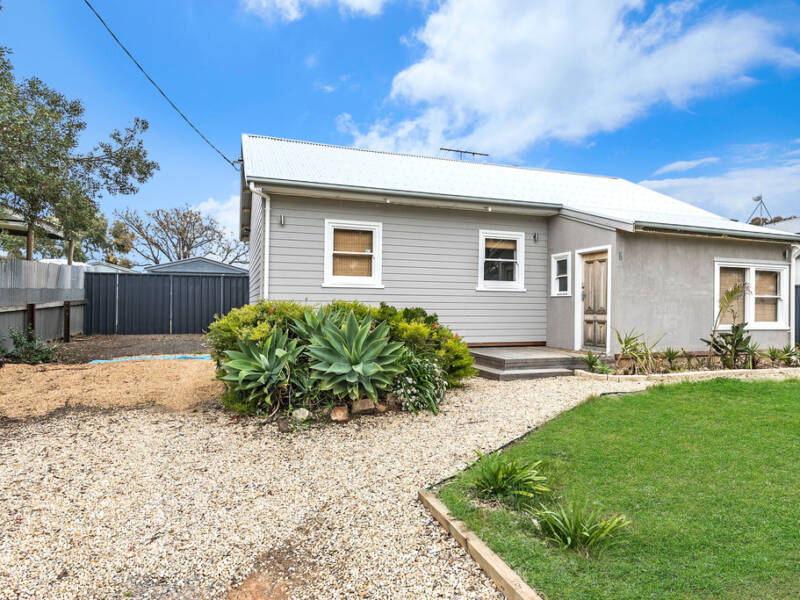 16 Baker Road, HAMLEY BRIDGE, SA 5401