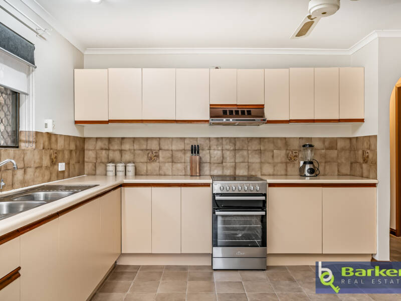 2/11 Queen Street, WILLASTON, SA 5118 AUS