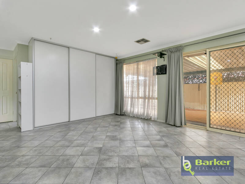 27 Castle Court, BLAKEVIEW, SA 5114 AUS