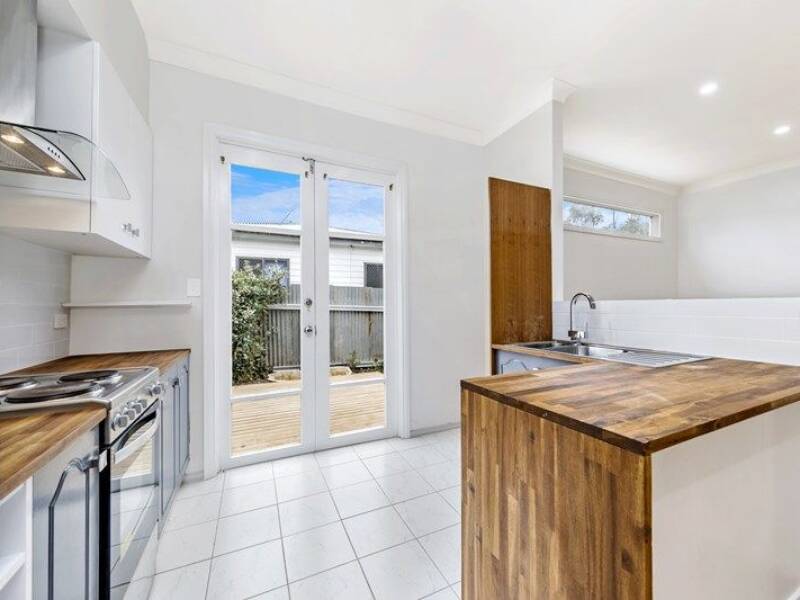 16 Baker Road, HAMLEY BRIDGE, SA 5401