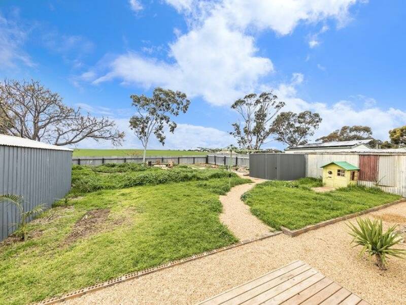 16 Baker Road, HAMLEY BRIDGE, SA 5401