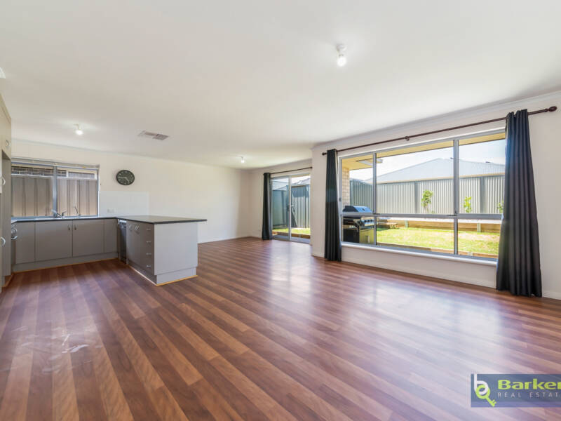 50 Edward John Parade, EYRE, SA 5121 AUS